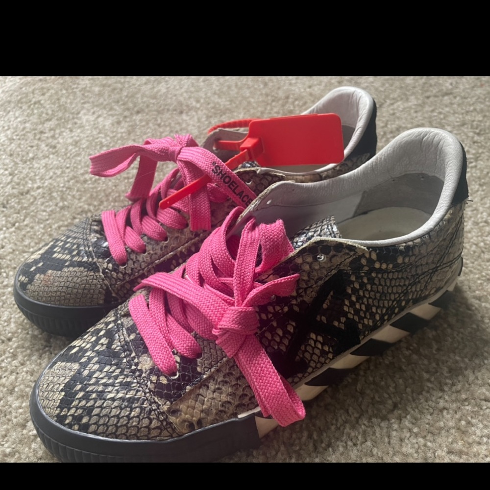 Off white zip tie shoes